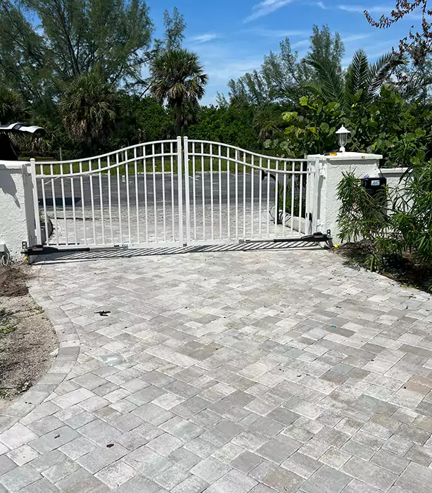 Chain Link Gate Repair in Hallandale, FL